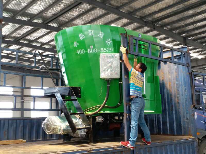 內(nèi)蒙古某公司購買固定式TMR攪拌機(jī) 內(nèi)蒙古某公司購買固定式TMR攪拌機(jī)