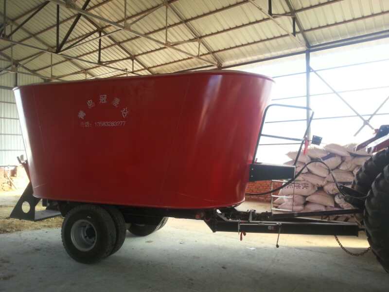 內(nèi)蒙古某公司購買牽引式TMR攪拌機(jī) 內(nèi)蒙古某公司購買牽引式TMR攪拌機(jī)